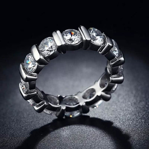 18k White Gold Round Cut Eternity Band