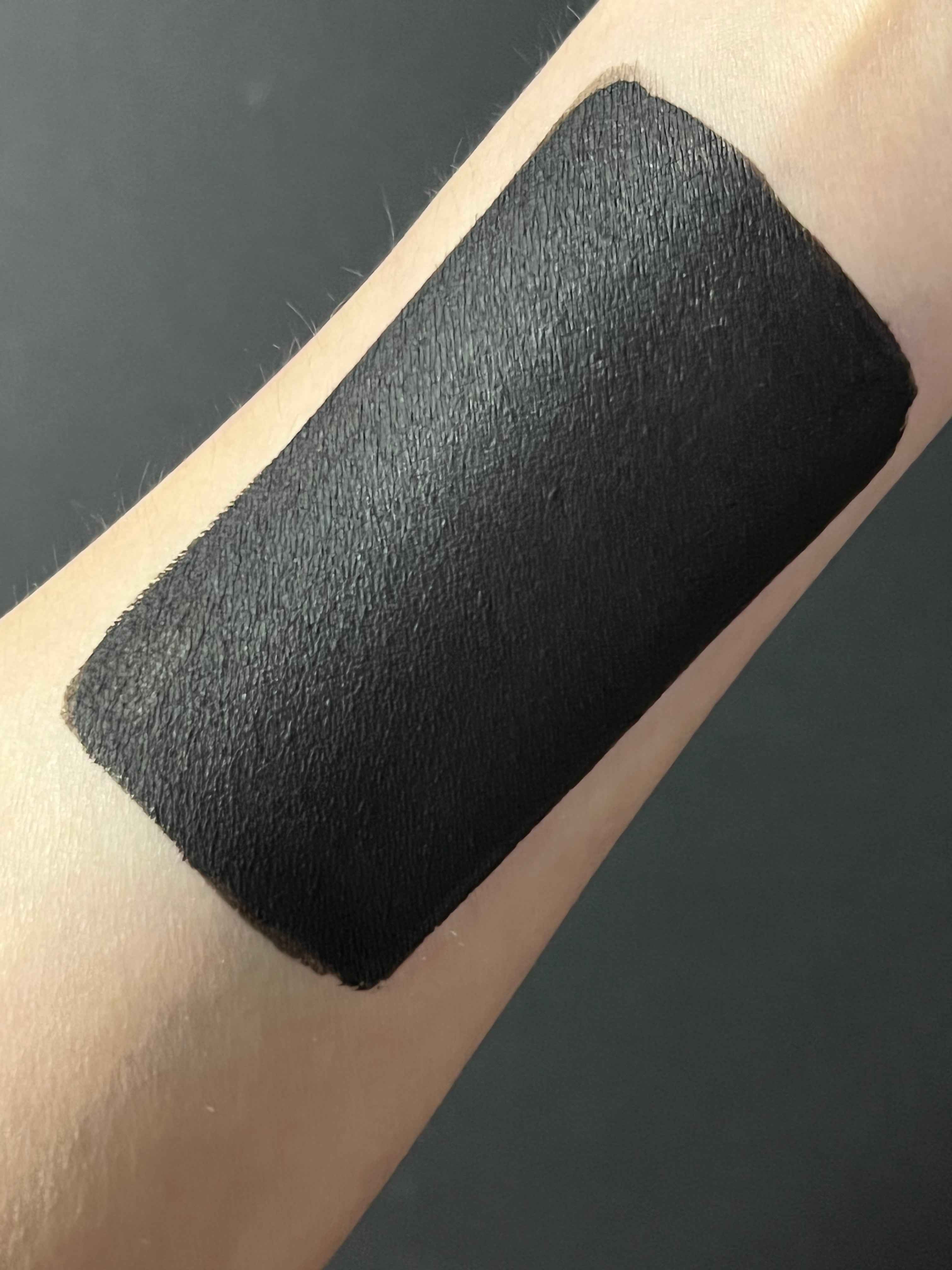 41 - Raven (Black) Water Activated Graphic Liner