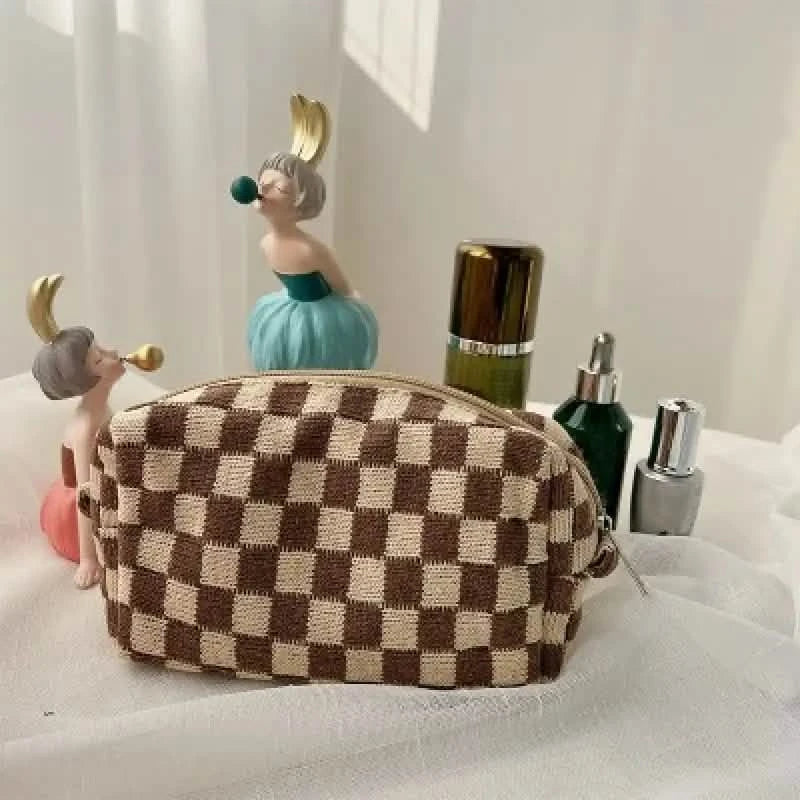 Checkered Pattern Zipper Makeup Bag