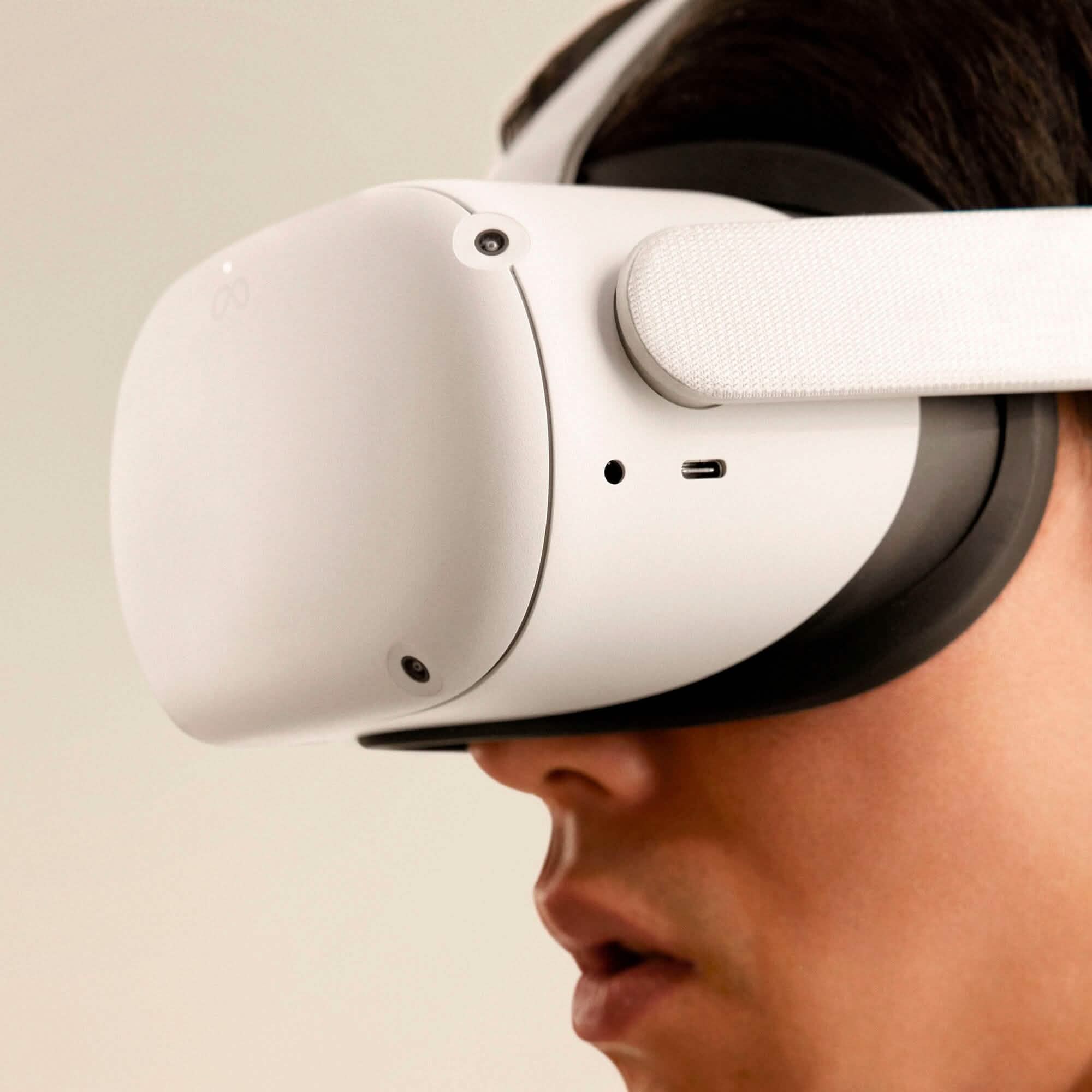 Meta (Oculus) Quest 2 Advanced All-in-One VR Headset