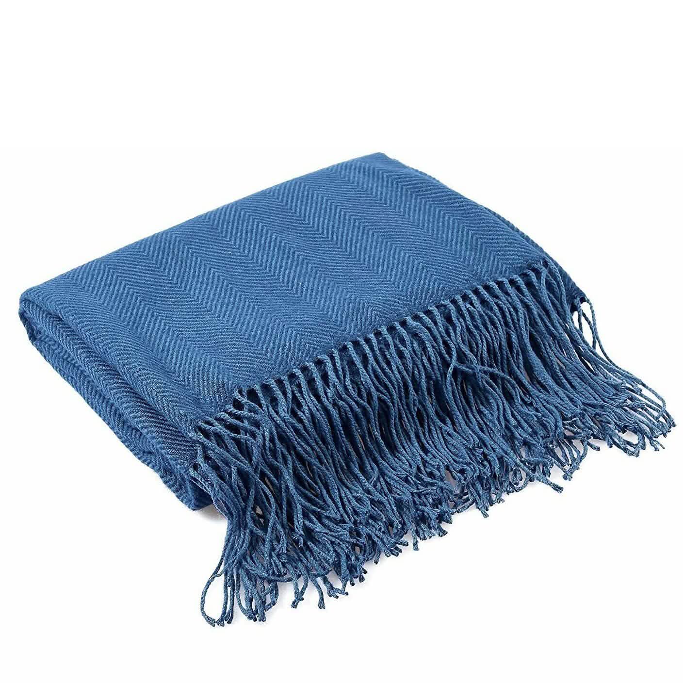 Wisley Home 100% Acrylic Chevron Pattern Throw